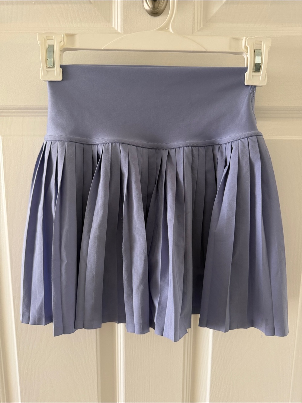 ALO Pleated Lavender Women’s Skirt Skort (shorts under)